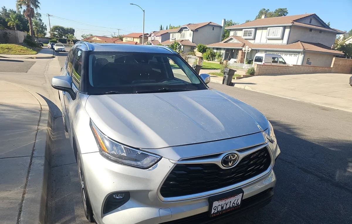 2020 TOYOTA HIGHLANDER XLE 3