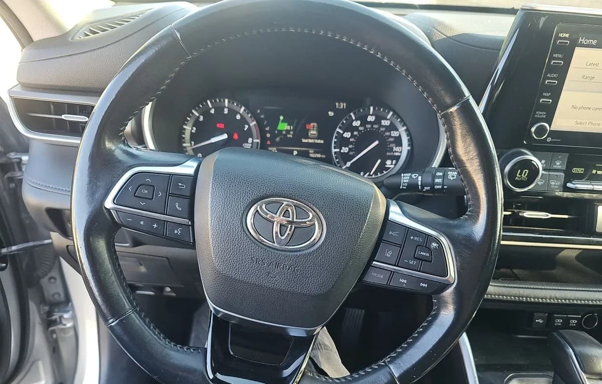 2020 TOYOTA HIGHLANDER XLE 7