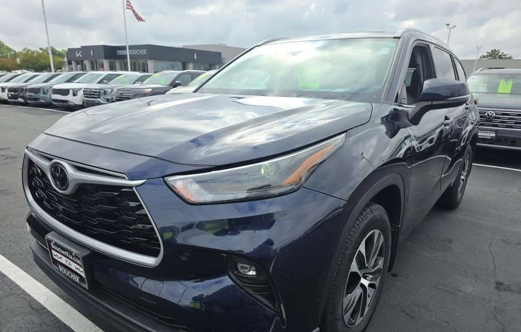 2022 TOYOTA HIGHLANDER XLE