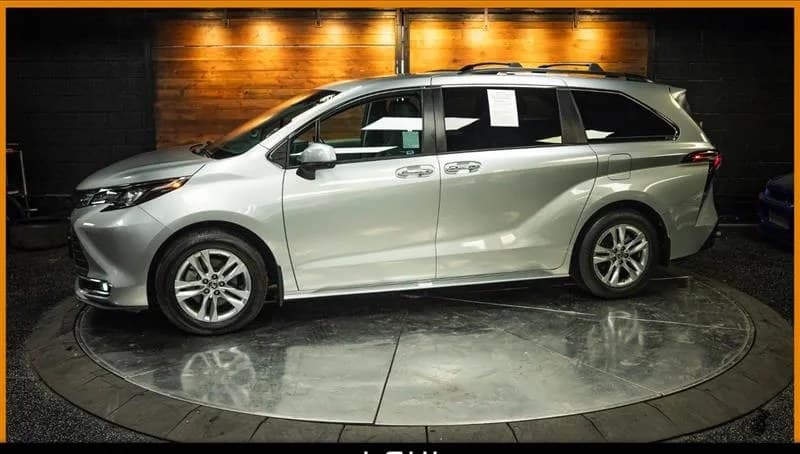 2024 TOYOTA SIENNA XLE 7-PASSENGER 120.5" WB