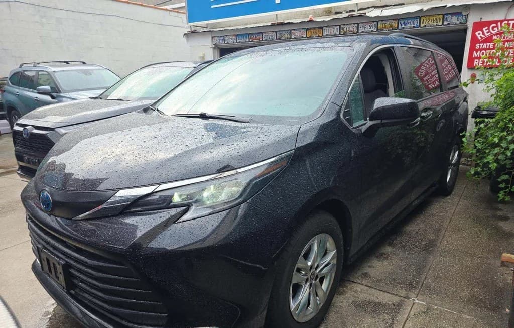 2024 TOYOTA SIENNA XLE 7-PASSENGER 120.5" WB