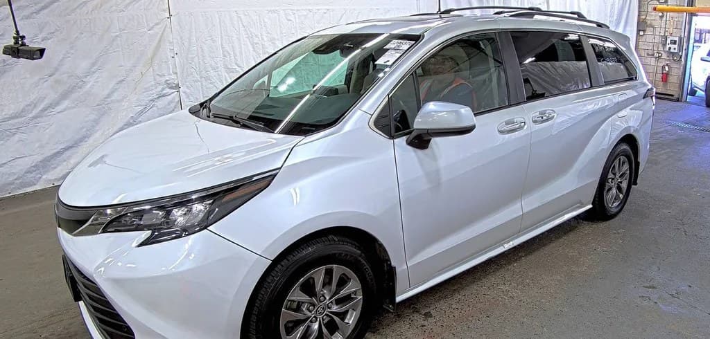 2024 TOYOTA SIENNA XLE 7-PASSENGER 120.5" WB