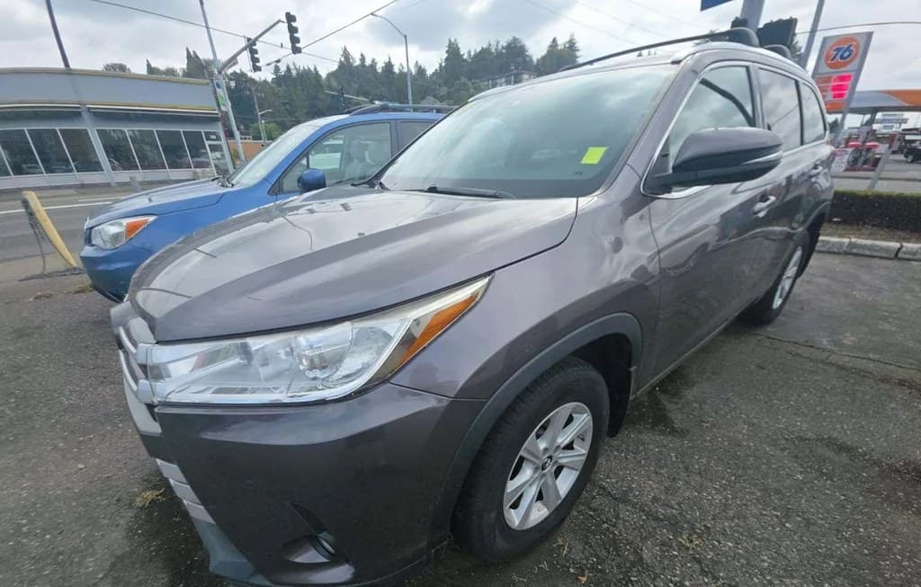 2017 TOYOTA HIGHLANDER XLE