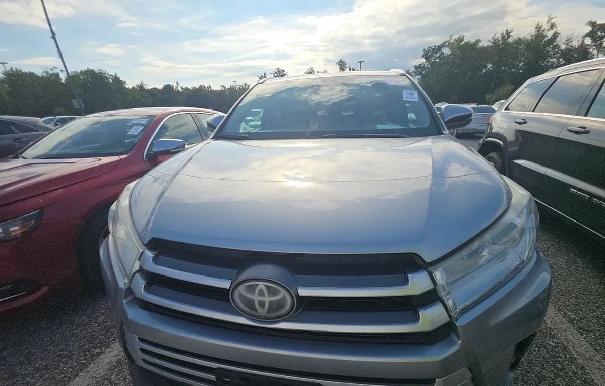 2017 TOYOTA HIGHLANDER XLE 3