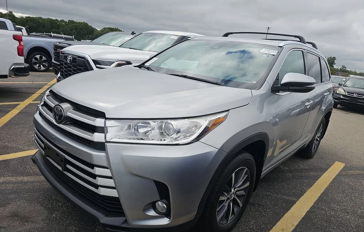 2017 TOYOTA HIGHLANDER XLE 2