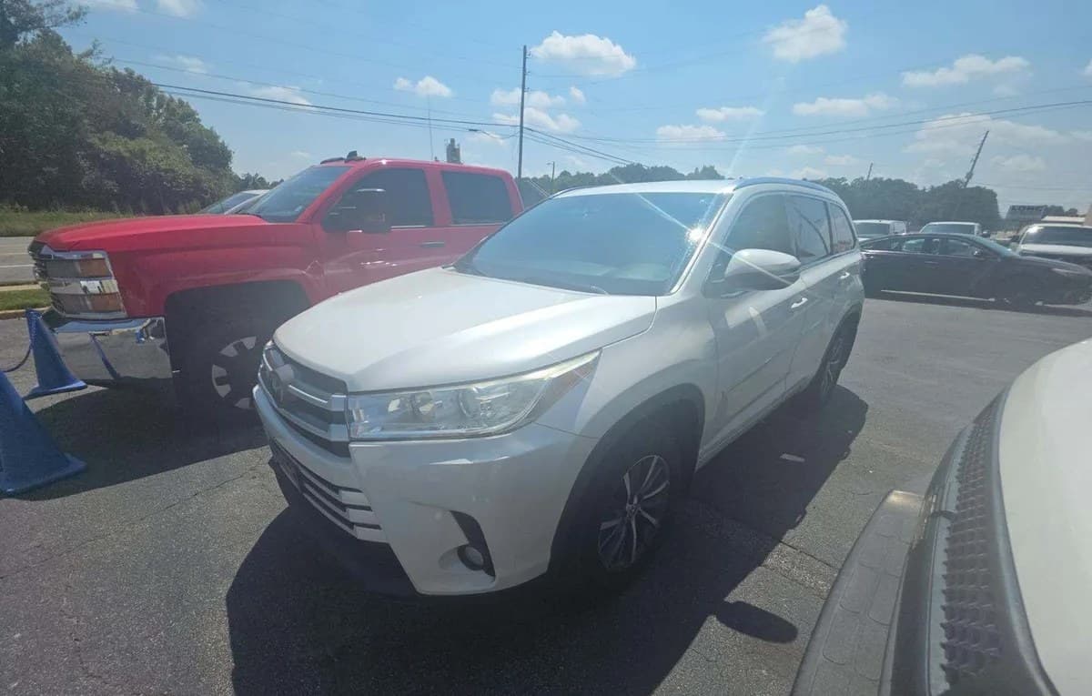 2018 TOYOTA HIGHLANDER XLE 2