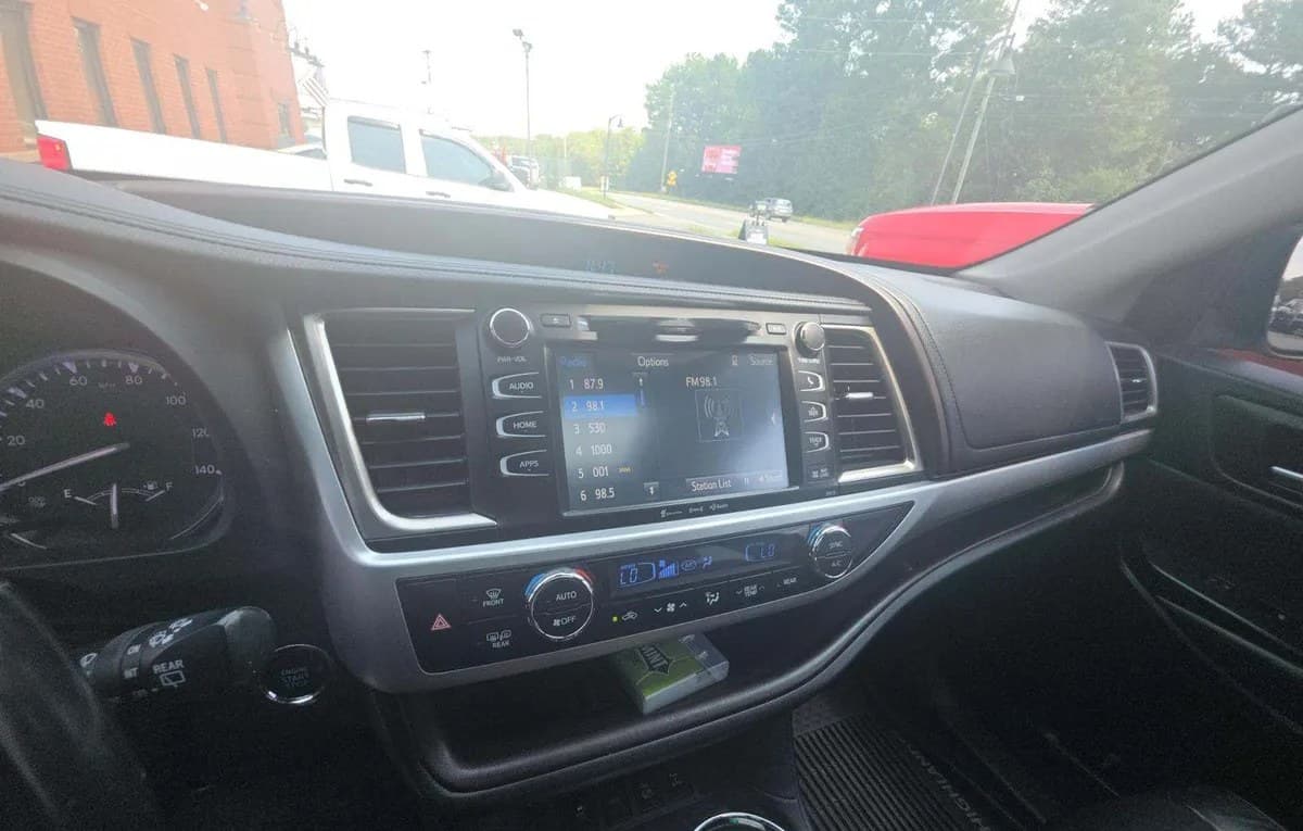 2018 TOYOTA HIGHLANDER XLE 6