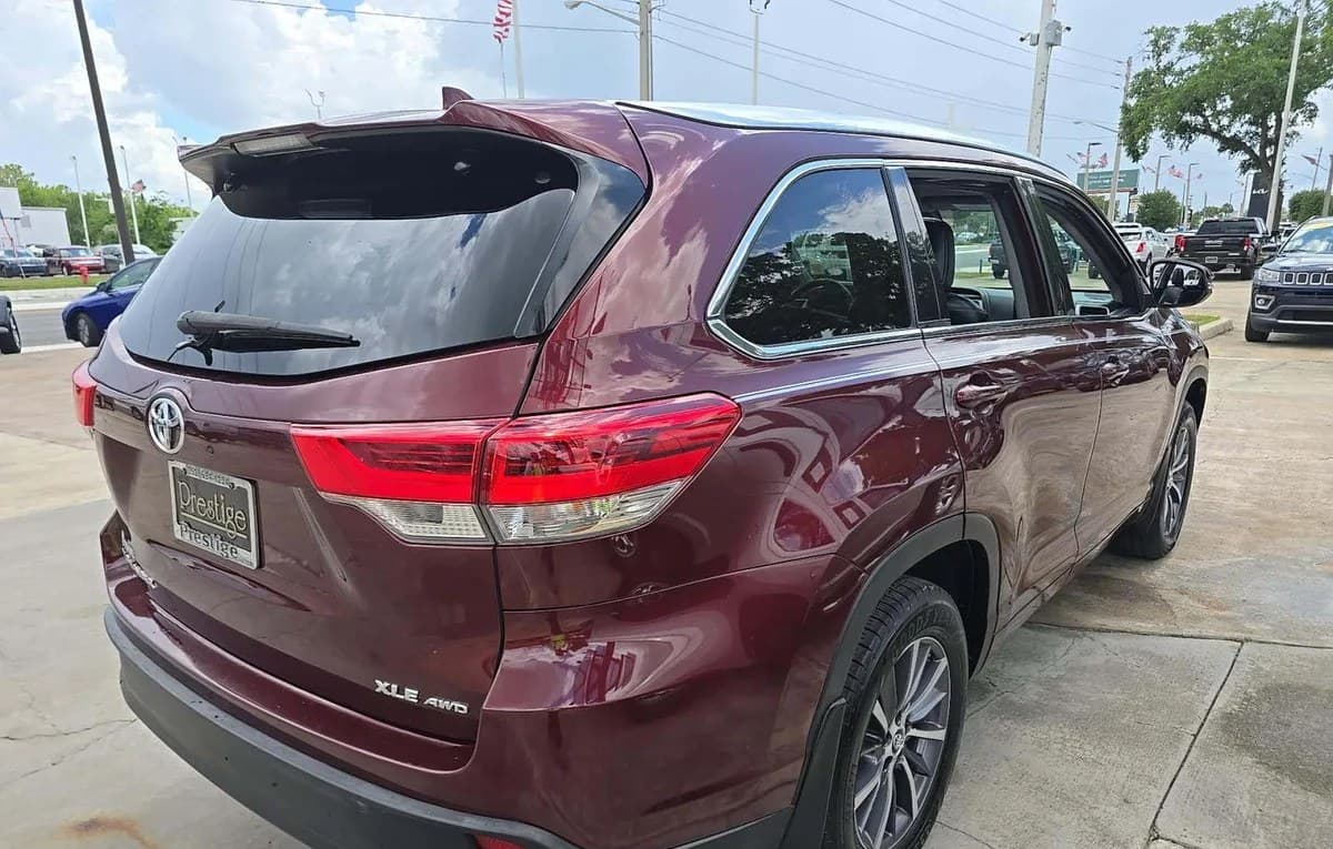 2018 TOYOTA HIGHLANDER XLE 4