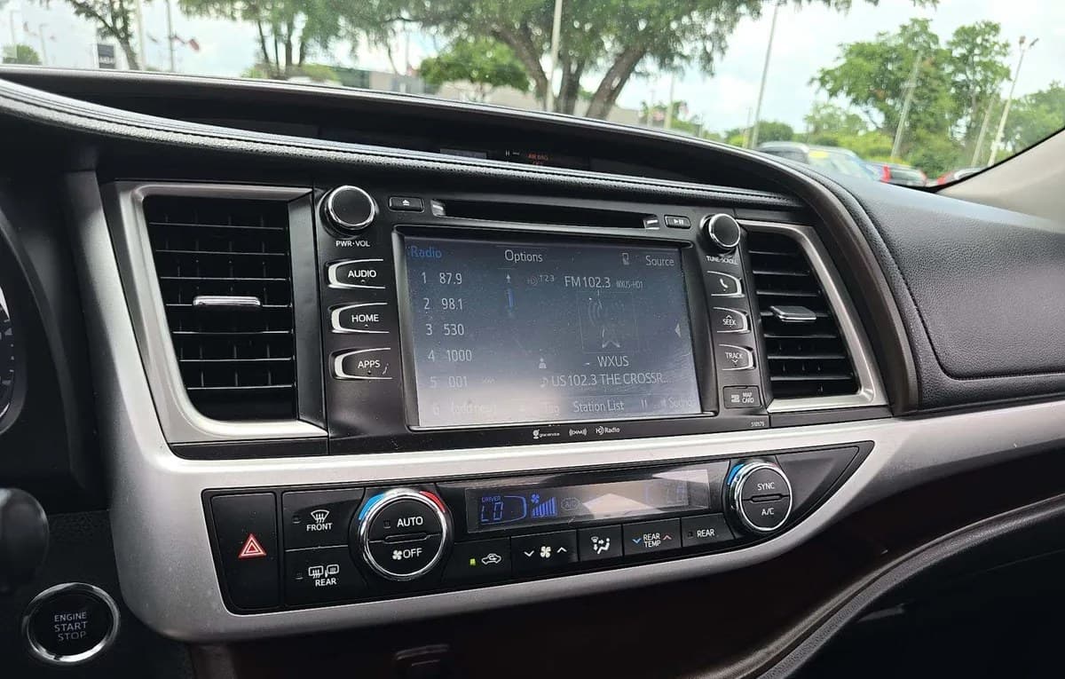 2018 TOYOTA HIGHLANDER XLE 7