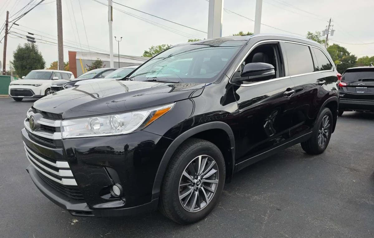 2019 TOYOTA HIGHLANDER XLE 2