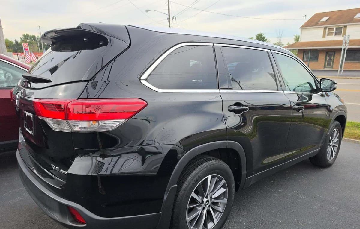 2019 TOYOTA HIGHLANDER XLE 4