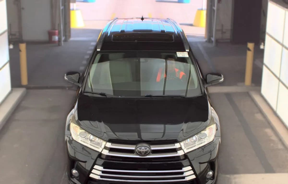 2017 TOYOTA HIGHLANDER XLE 3