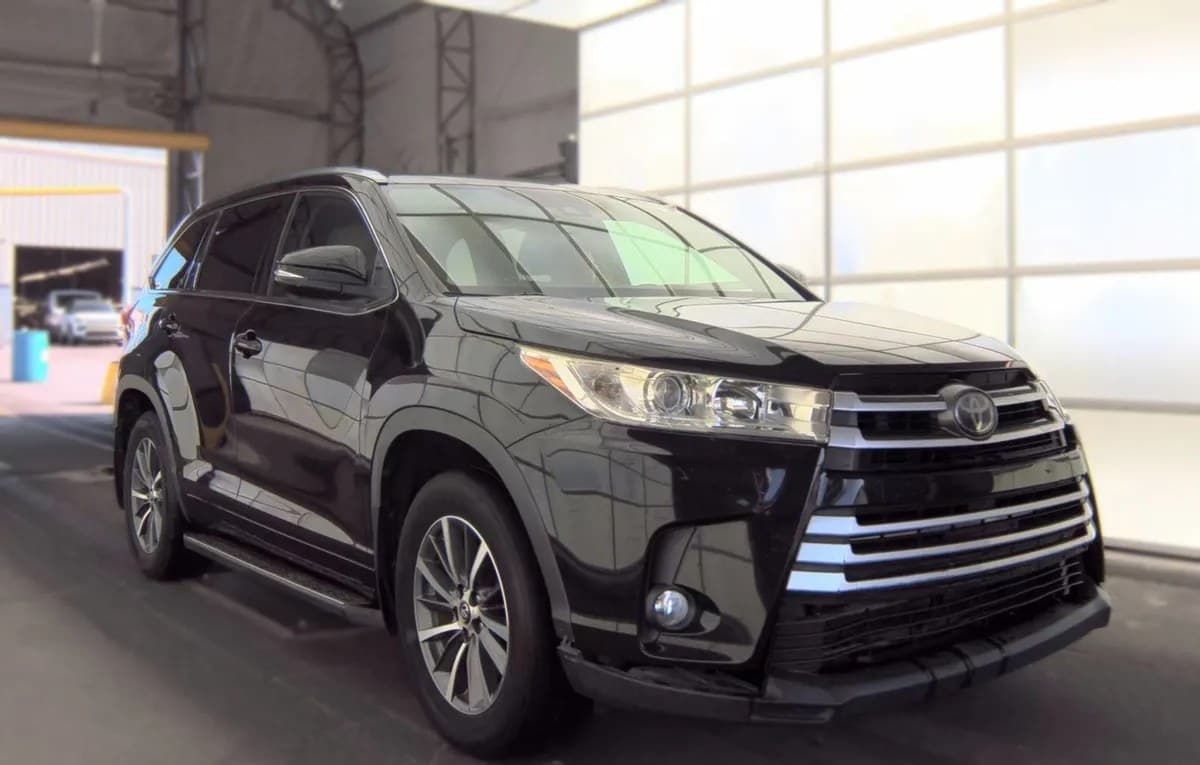 2017 TOYOTA HIGHLANDER XLE 4