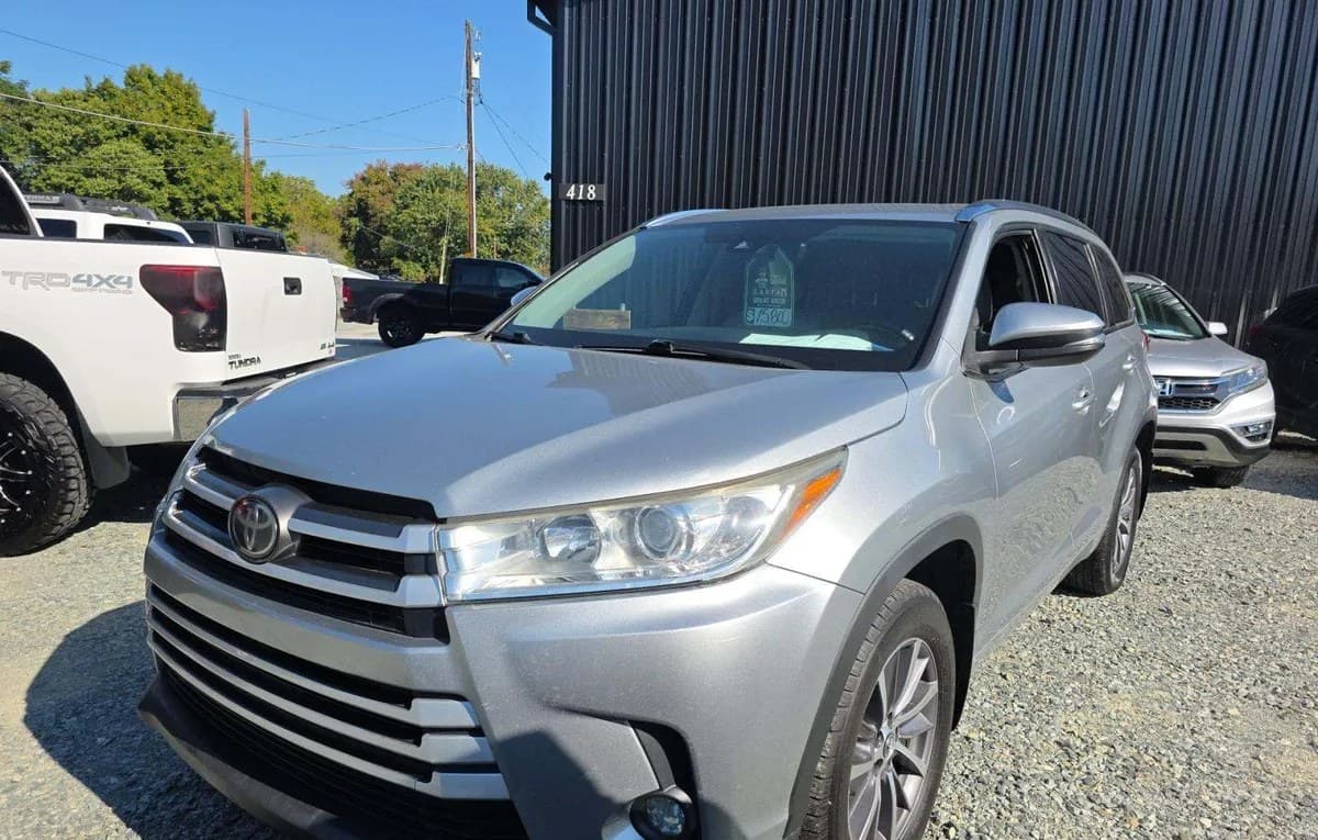 2017 TOYOTA HIGHLANDER XLE 2