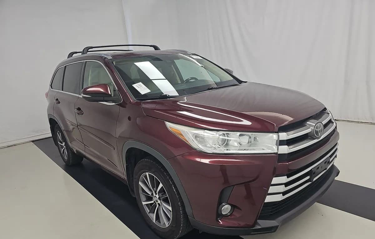 2018 TOYOTA HIGHLANDER XLE 4
