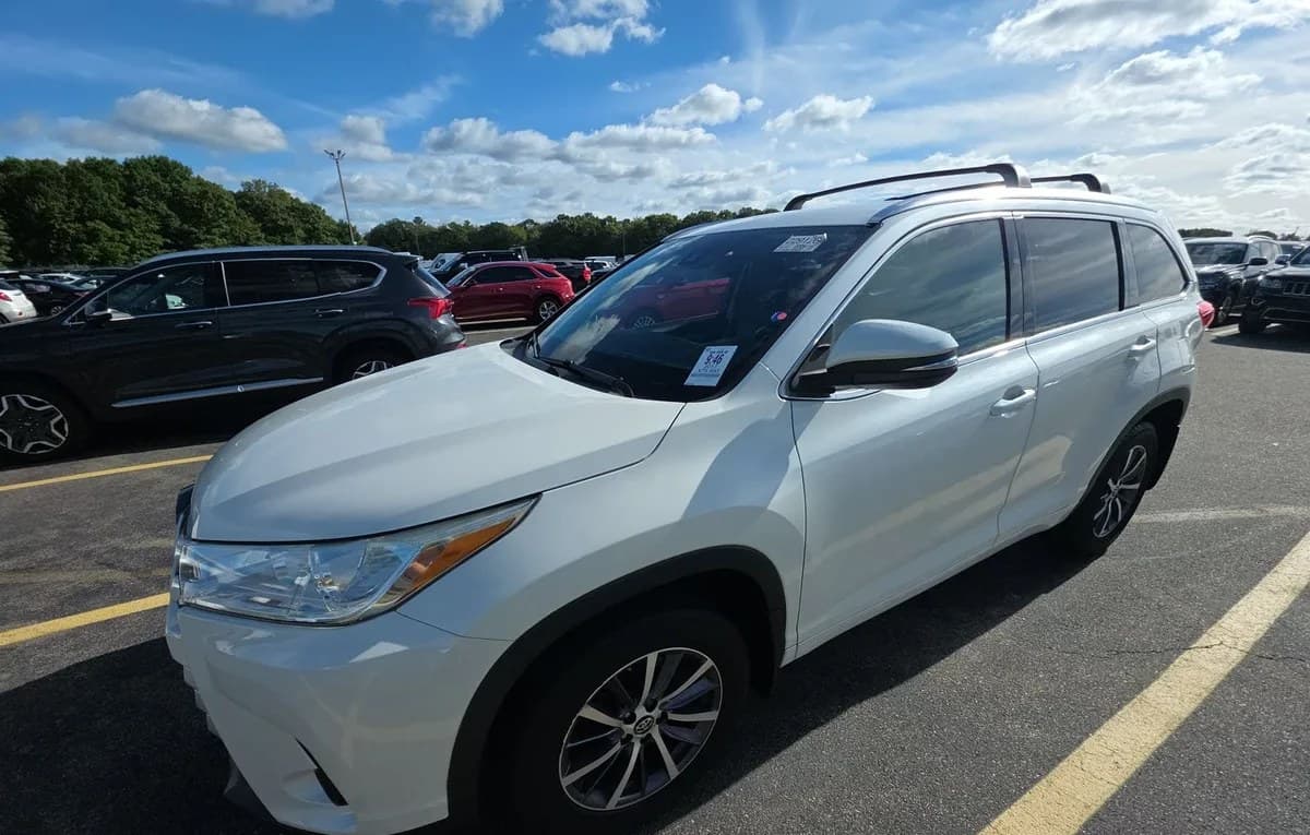 2017 TOYOTA HIGHLANDER XLE 2