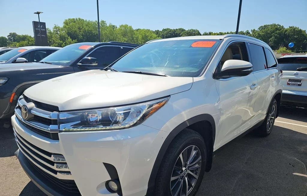 2019 TOYOTA HIGHLANDER XLE