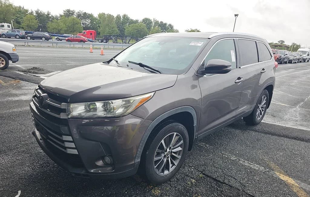 2019 TOYOTA HIGHLANDER XLE