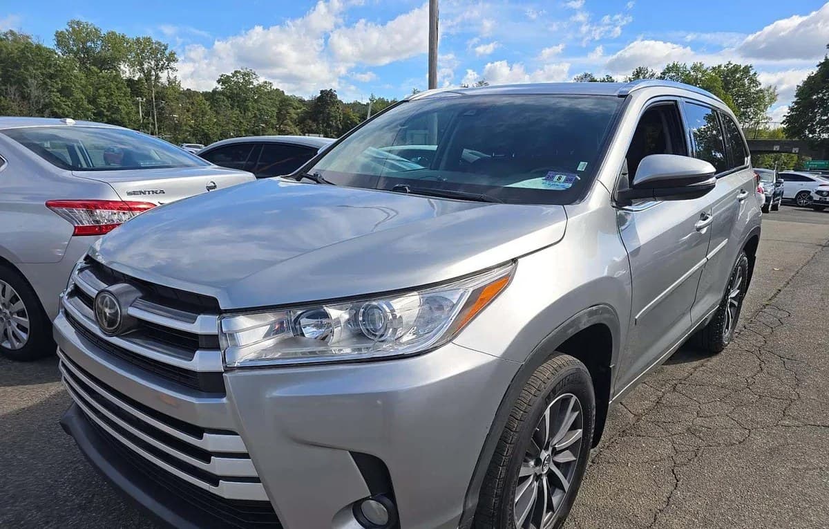 2017 TOYOTA HIGHLANDER XLE 2