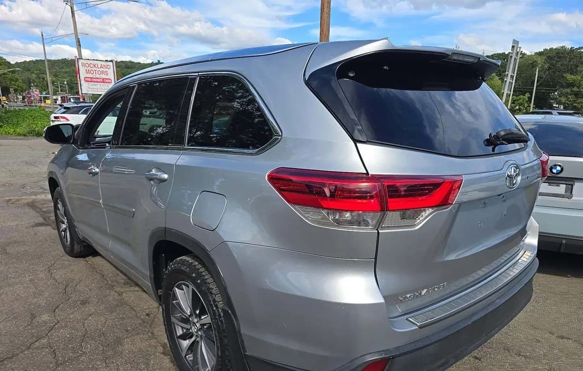 2017 TOYOTA HIGHLANDER XLE 3