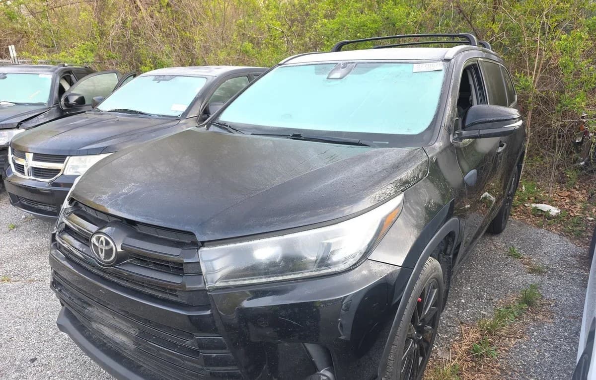 2019 TOYOTA HIGHLANDER SE 2