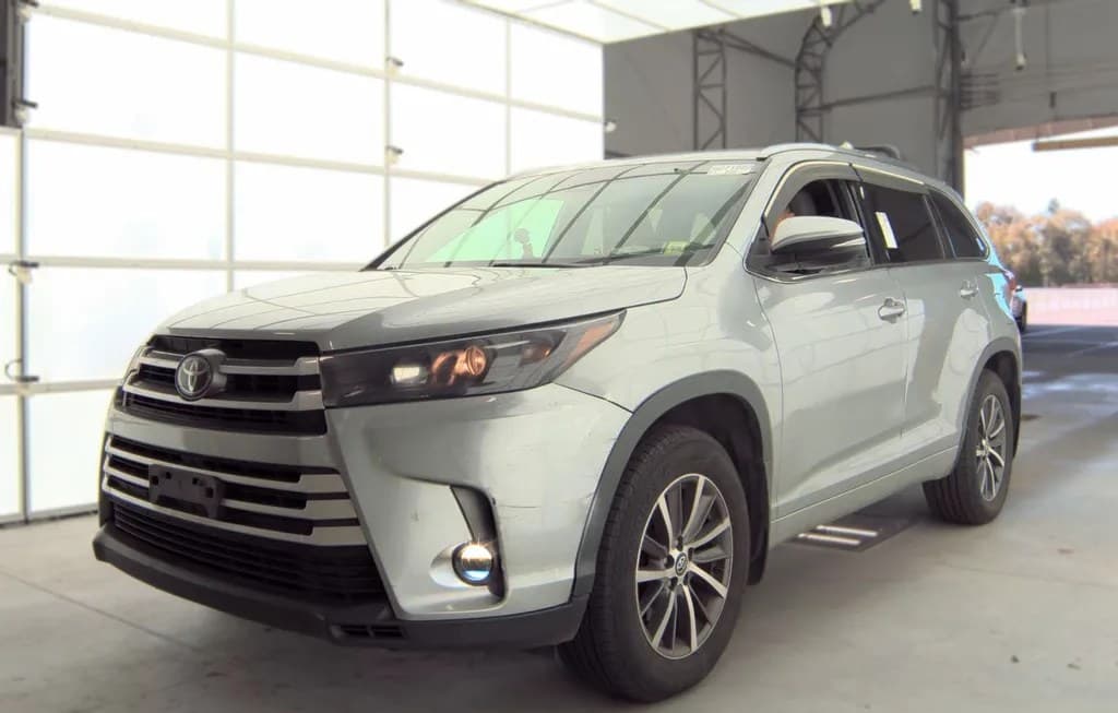 2018 TOYOTA HIGHLANDER XLE