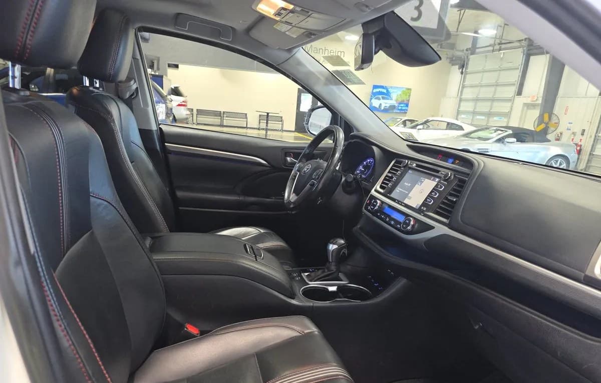 2019 TOYOTA HIGHLANDER SE 5