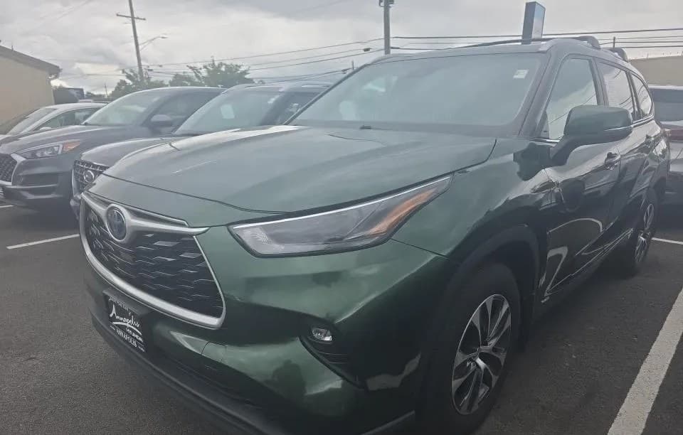2023 TOYOTA HIGHLANDER HYBRID XLE