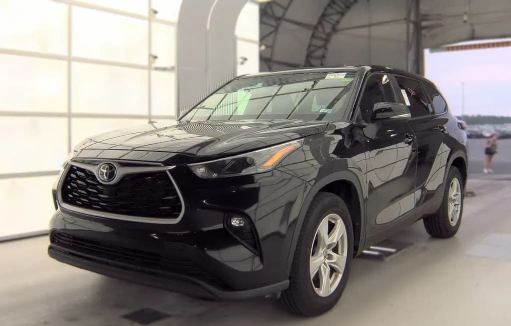 2025 TOYOTA HIGHLANDER LE