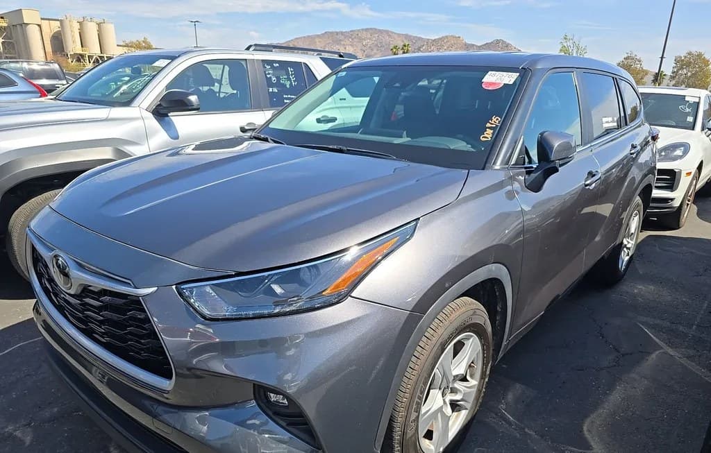 2024 TOYOTA HIGHLANDER LE
