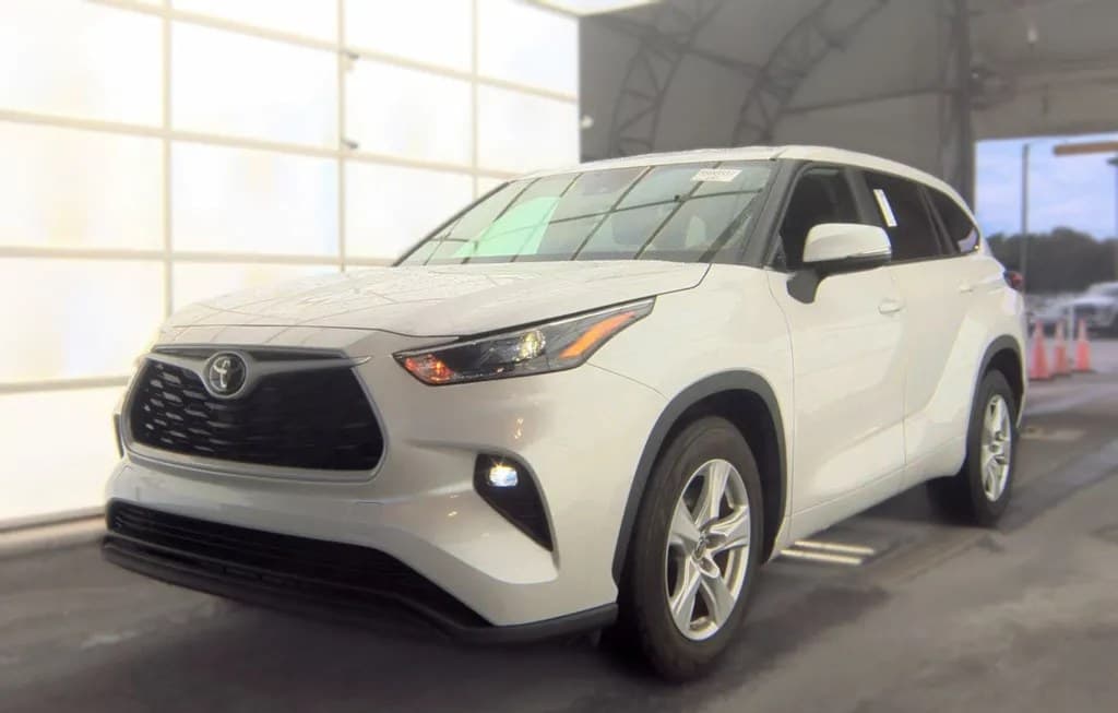 2025 TOYOTA HIGHLANDER LE