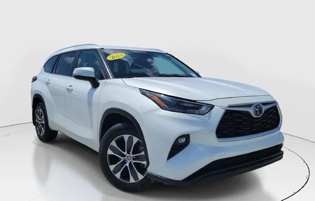 2023 TOYOTA HIGHLANDER XLE