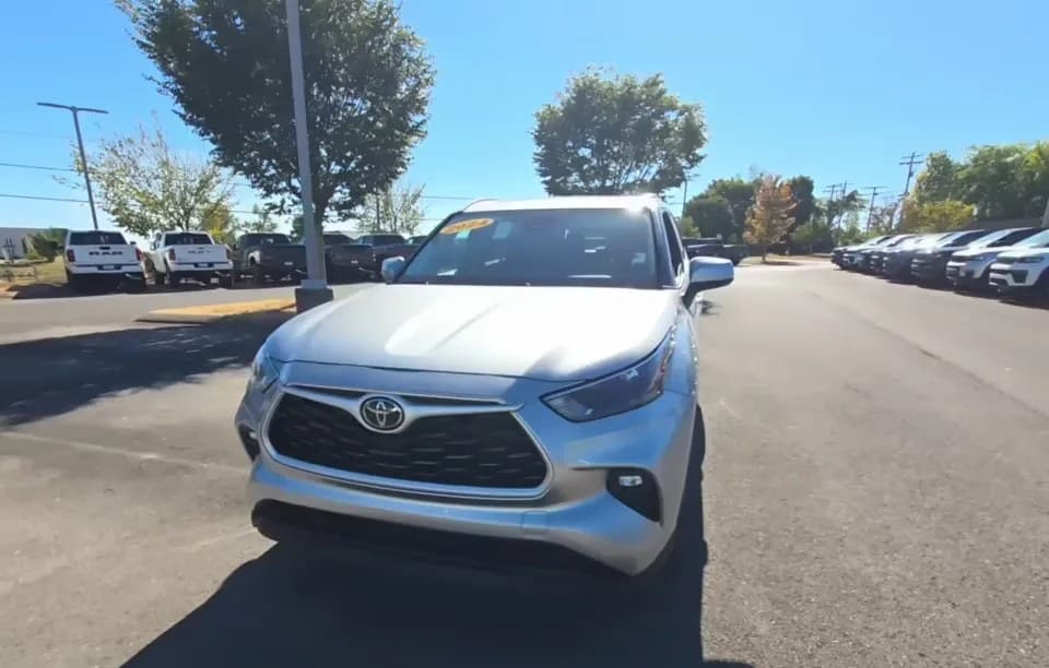 2024 TOYOTA HIGHLANDER XLE