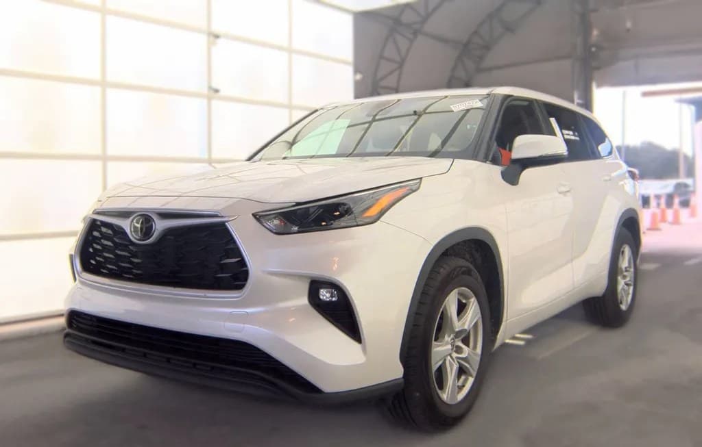 2025 TOYOTA HIGHLANDER LE