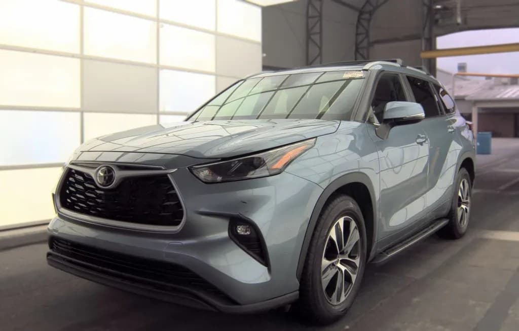 2023 TOYOTA HIGHLANDER XLE