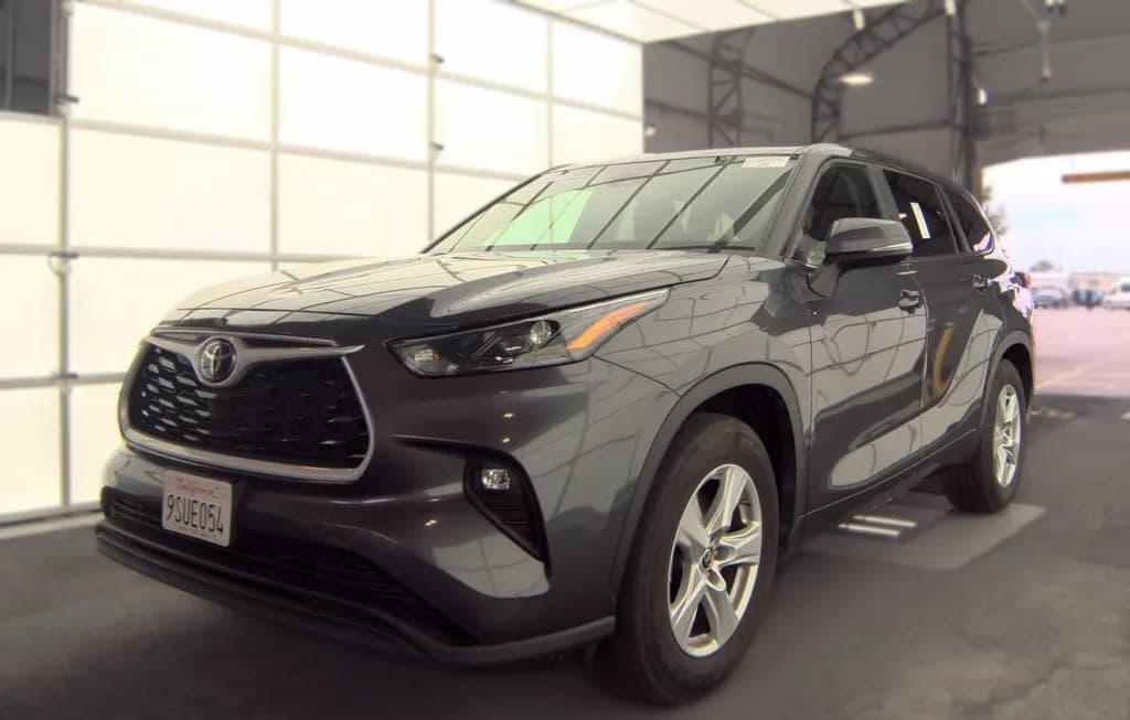 2025 TOYOTA HIGHLANDER LE