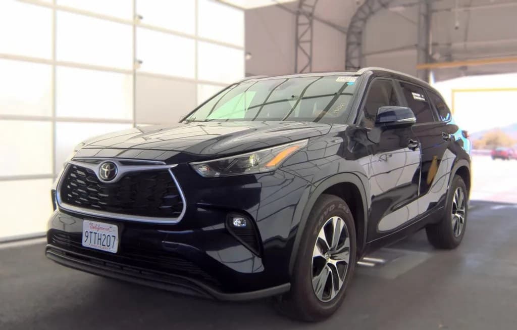 2025 TOYOTA HIGHLANDER XLE