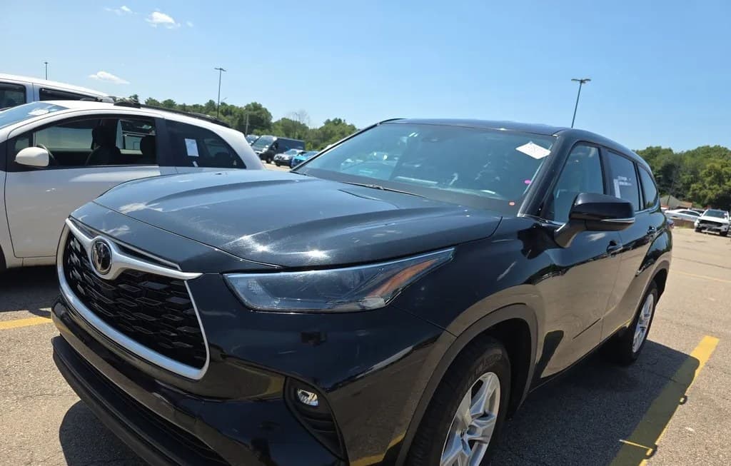 2025 TOYOTA HIGHLANDER LE