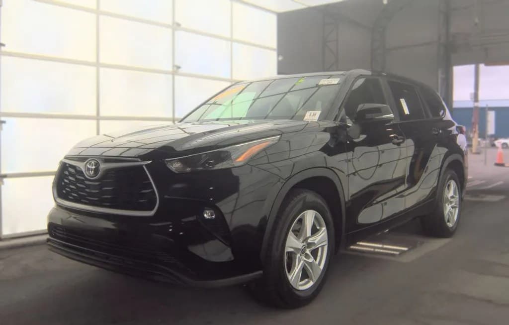 2024 TOYOTA HIGHLANDER LE