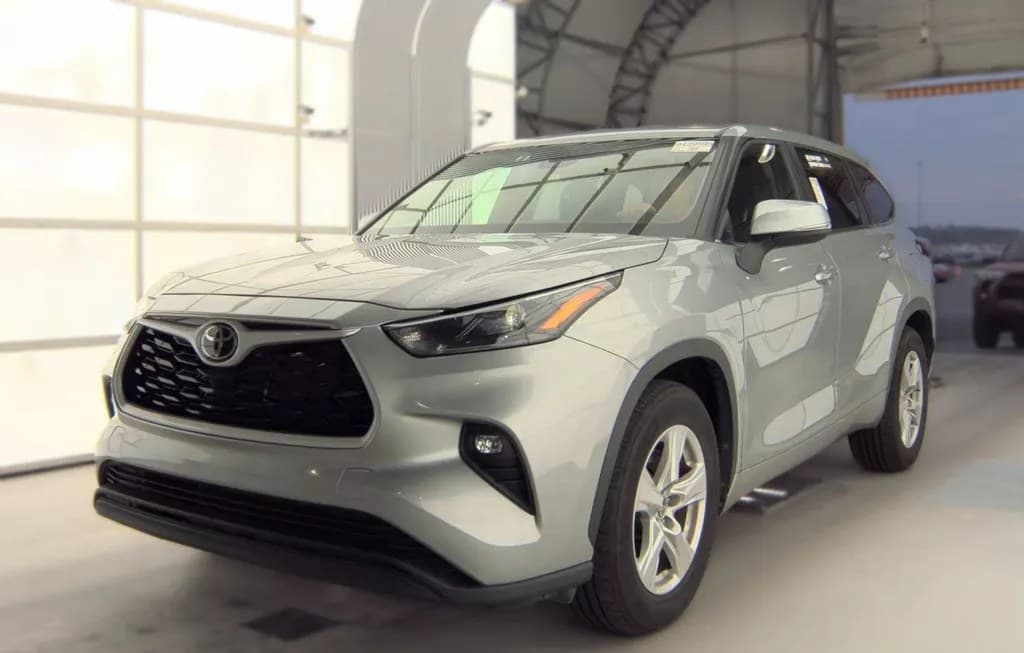 2025 TOYOTA HIGHLANDER LE