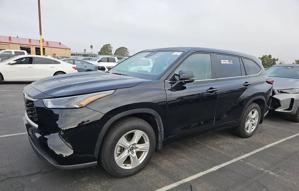 2025 TOYOTA HIGHLANDER LE