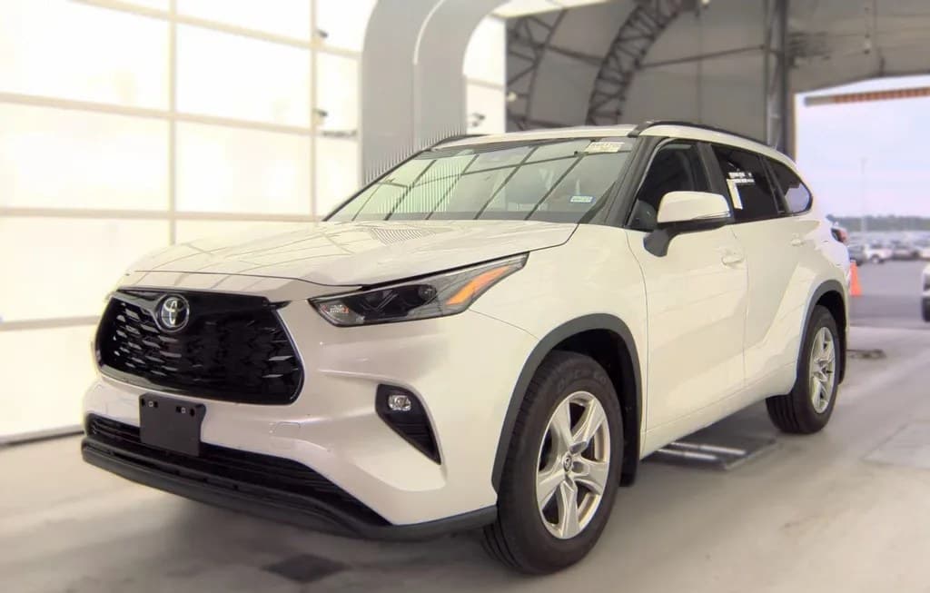 2025 TOYOTA HIGHLANDER LE