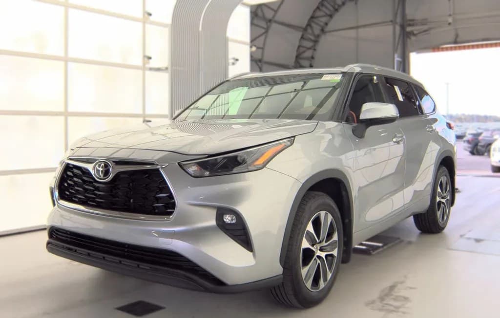 2025 TOYOTA HIGHLANDER XLE