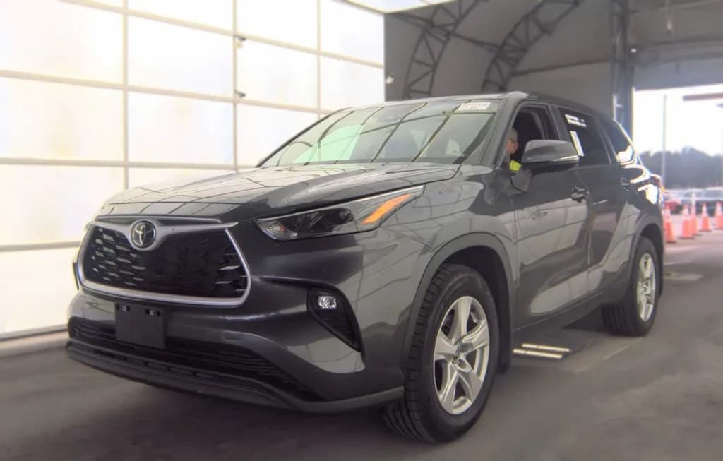 2025 TOYOTA HIGHLANDER LE
