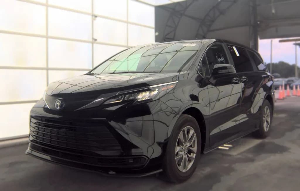 2025 TOYOTA SIENNA LE 8-PASSENGER 120.5" WB
