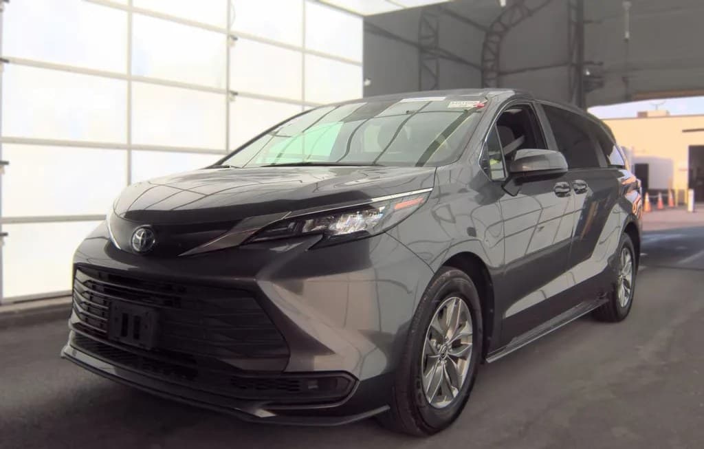 2025 TOYOTA SIENNA LE 8-PASSENGER 120.5" WB