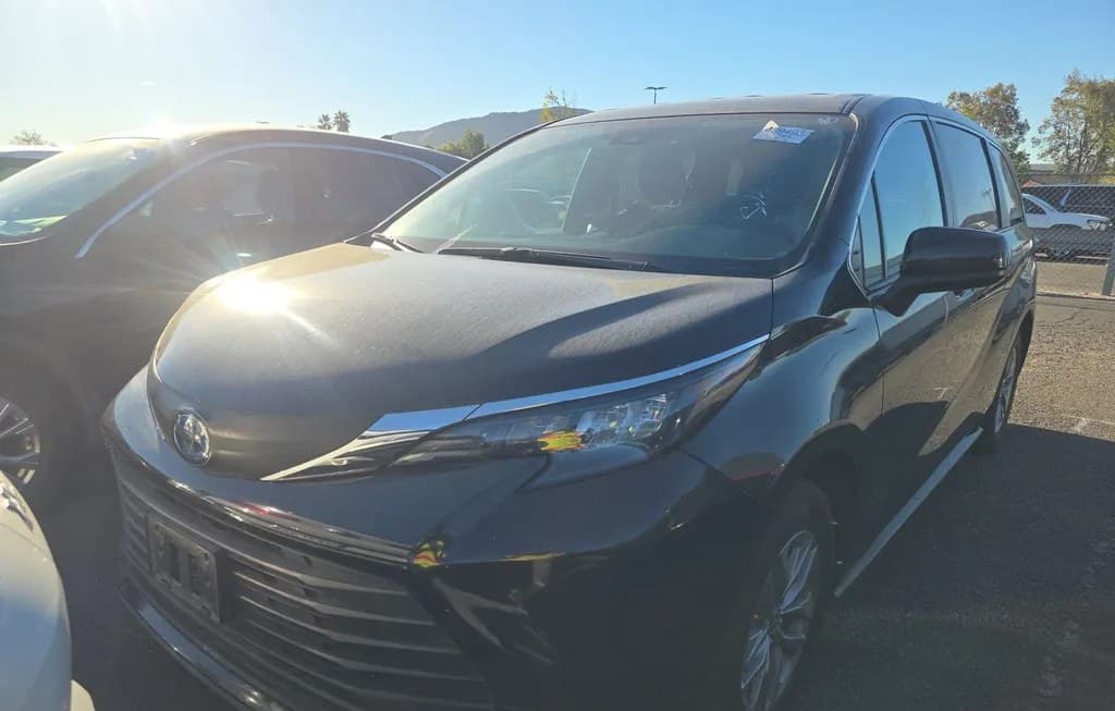 2025 TOYOTA SIENNA LE 8-PASSENGER 120.5" WB