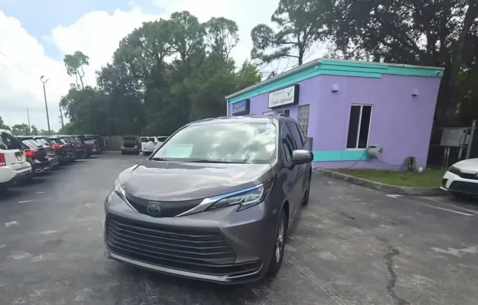 2021 TOYOTA SIENNA LE 8-PASSENGER 120.5" WB