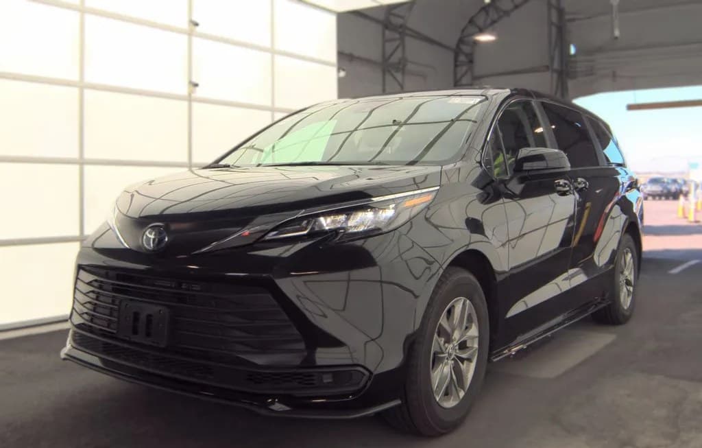 2024 TOYOTA SIENNA LE 8-PASSENGER 120.5" WB