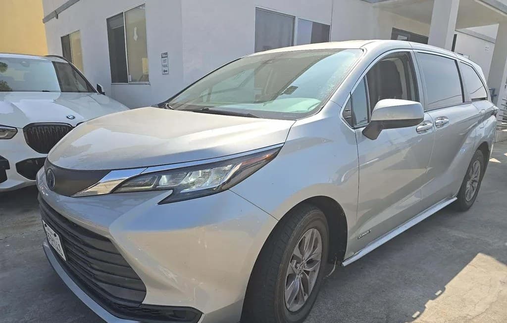 2021 TOYOTA SIENNA LE 8-PASSENGER 120.5" WB